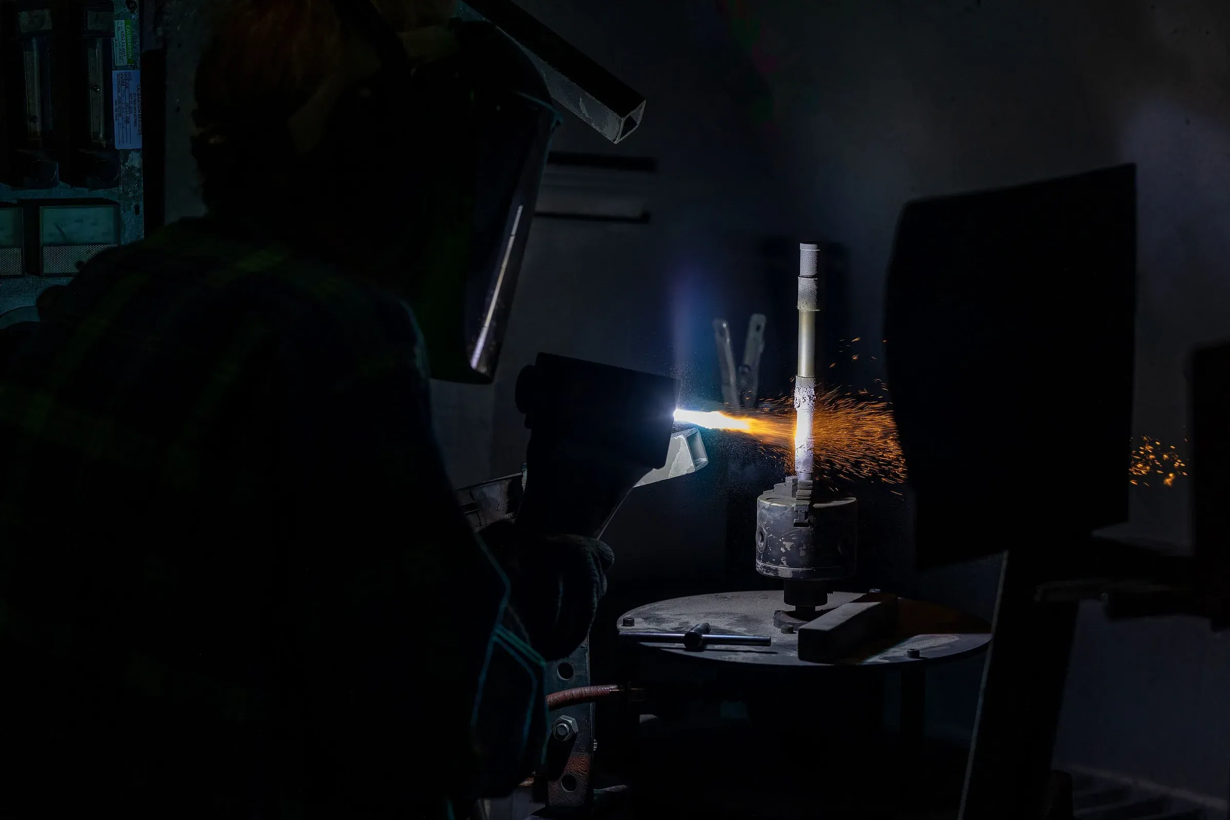 Corrosion-resistant coating applied by hand spray